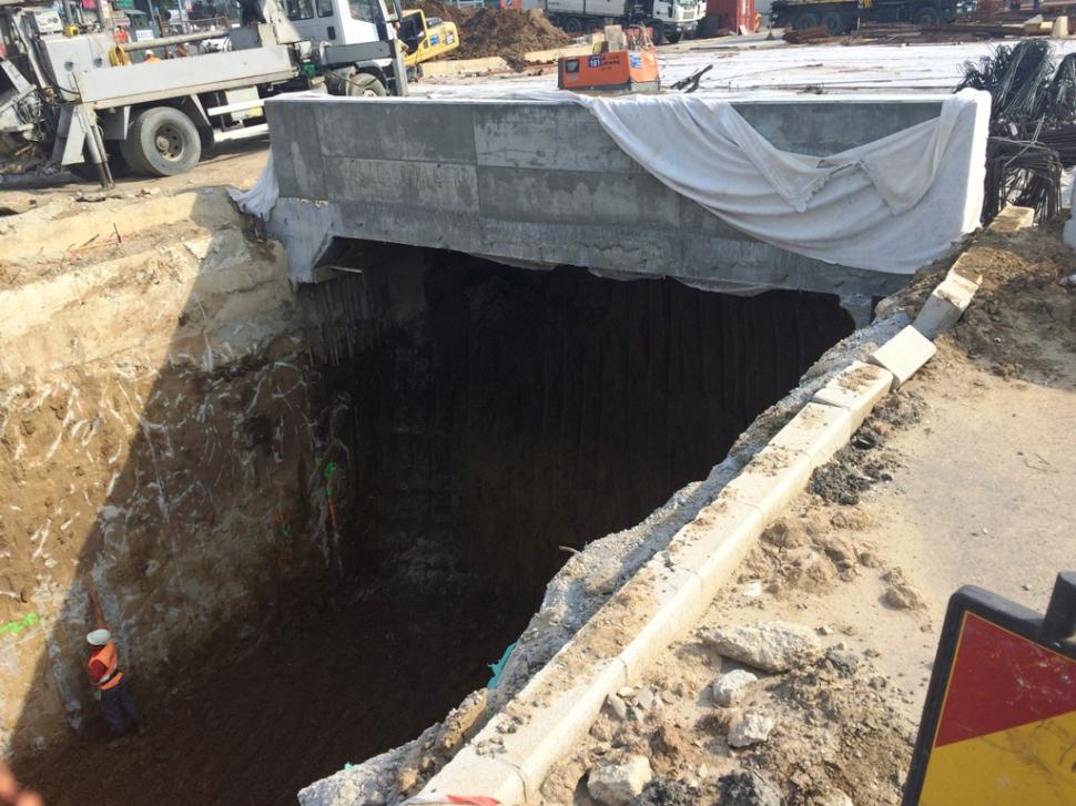 Imagini din interiorul pasajului rutier de la Piaţa Sudului. Când vor fi gata lucrările 405539