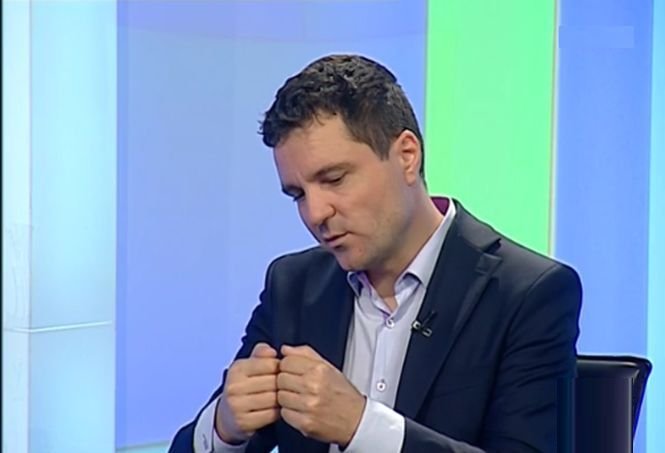 Nicuşor Dan sare la gâtul partidelor: PSD, PNL şi PMP şi-au dat mâna pentru a-l salva pe Oprea