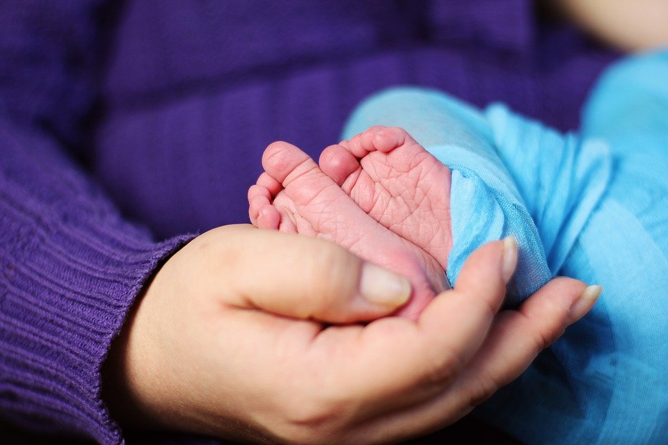 Primul copil din lume născut din trei părinți. Cum a fost posibil