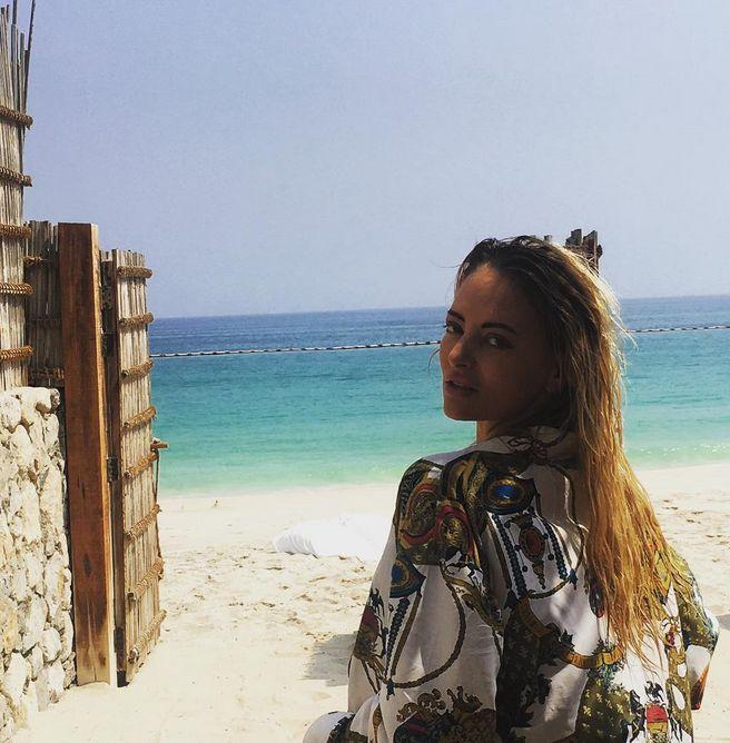 Ce i-a scris o fată Deliei, după ce a văzut pozele din vacanță ale artistei. „Te ador mult şi aş vrea să...” 407767