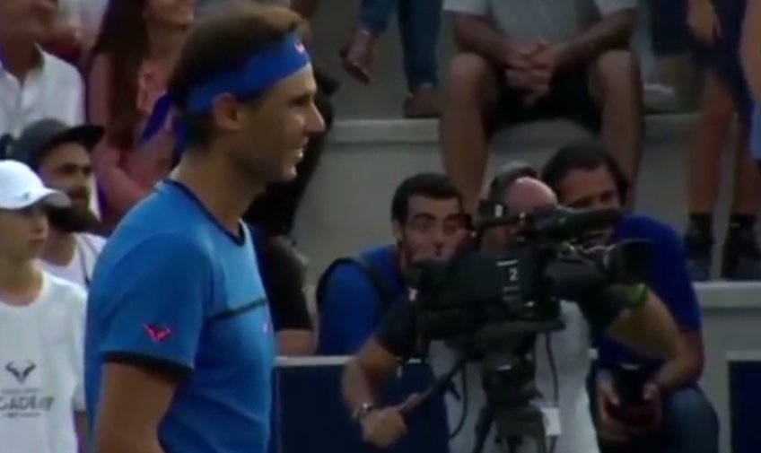 Rafael Nadal, nevoit să întrerupă meciul. 7.000 de spectatori l-au aplaudat după gestul neașteptat al tenismenului - VIDEO