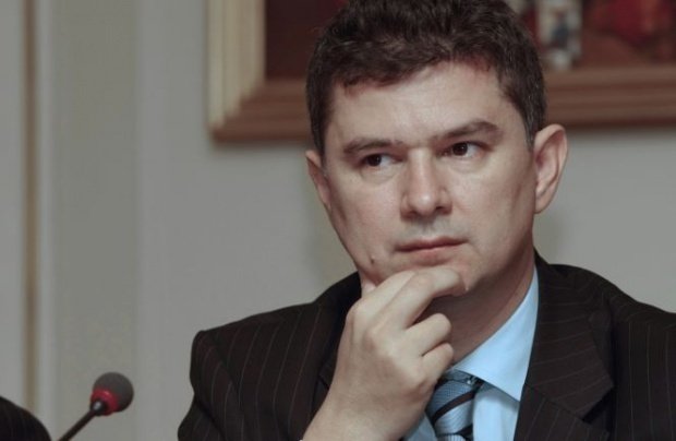 Divorț răsunător în politică: Liderul PMP București s-a despărțit de soție. Care este motivul