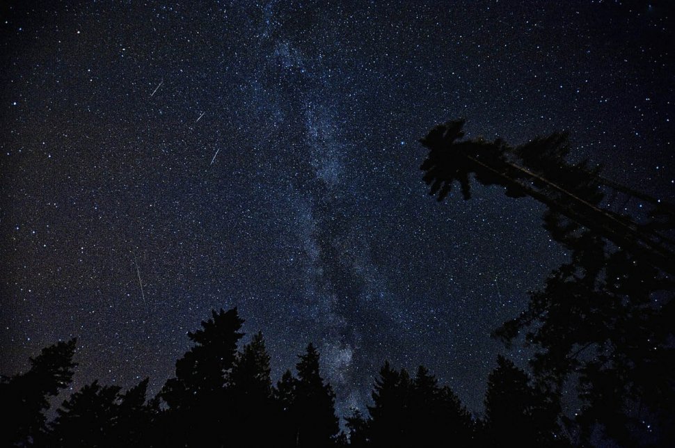 Priveşte cerul! Universul ne va oferi un spectacol uluitor. „Până la zece meteori pe oră pot fi văzuţi”, spun astrologii