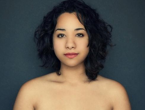 A trimis fotografia ei în 25 de țări și le-a cerut internauților să o facă frumoasă. Rezultatul este absolut uimitor! - GALERIE FOTO 409592