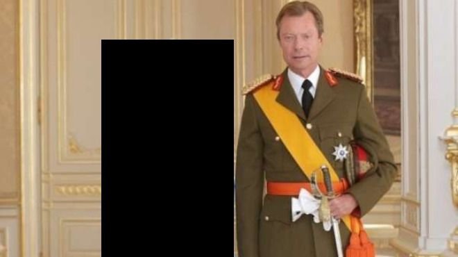 O fotografie cu ambasadoarea bulgară în Luxemburg a devenit virală pe Internet. Cum a apărut femeia la o întâlnire oficială