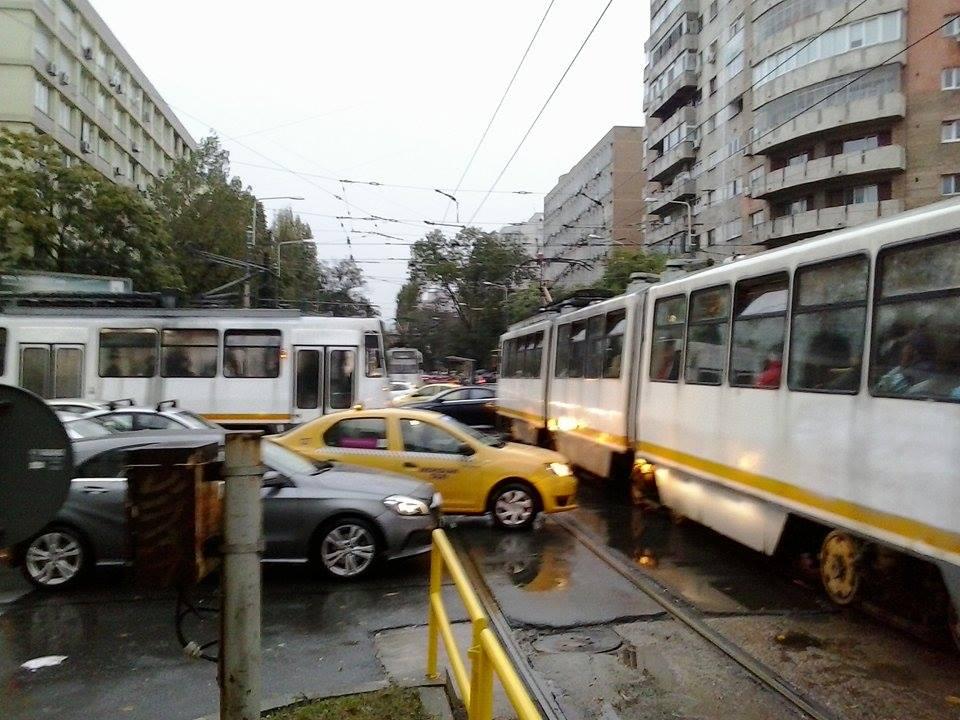 Trafic îngreunat în Capitală. Semafoarele nu au funcționat în mai multe intersecții 410221