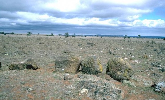 Un ansamblu de pietre din Australia detronează celebrul Stonehenge. Are peste 11.000 de ani vechime!