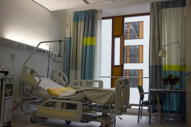 O infirmieră a decedat în spital, în timpul serviciului