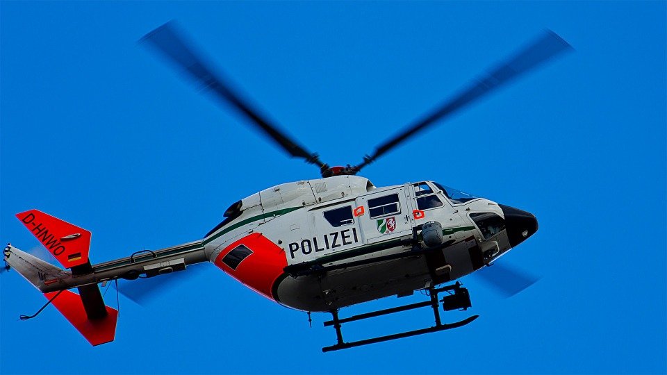 Focuri de armă într-un oraş german: Principalul suspect a fost găsit mort, iar femeia ţinută ostatică este rănită