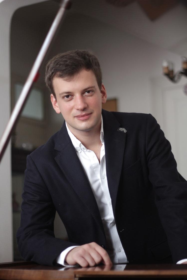 Cinci tineri muzicieni de origine română sunt susținuți să-și urmeze visul într-o inițiativă unică, inspirată de generozitatea lui George Enescu, la care poate contribui și publicul larg  411492