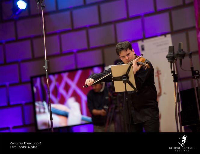 Cinci tineri muzicieni de origine română sunt susținuți să-și urmeze visul într-o inițiativă unică, inspirată de generozitatea lui George Enescu, la care poate contribui și publicul larg  411496