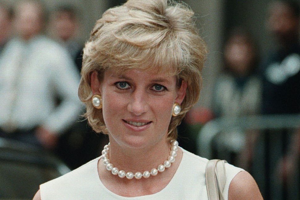 A murit mama vitregă a prințesei Diana