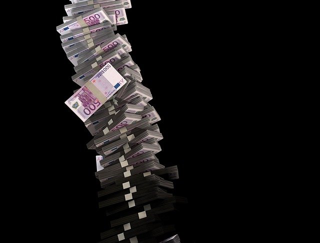 Cine a scos din România un miliard de euro