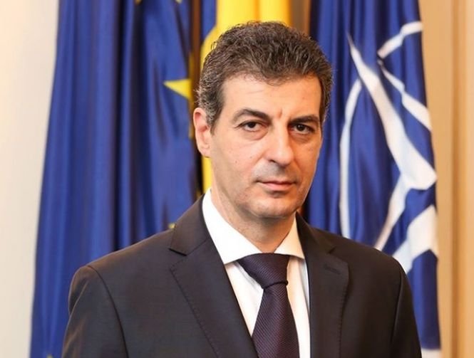 Alegeri parlamentare 2016. Ministrul Apărării Mihnea Motoc s-a decis în legătură cu o viitoare candidatură