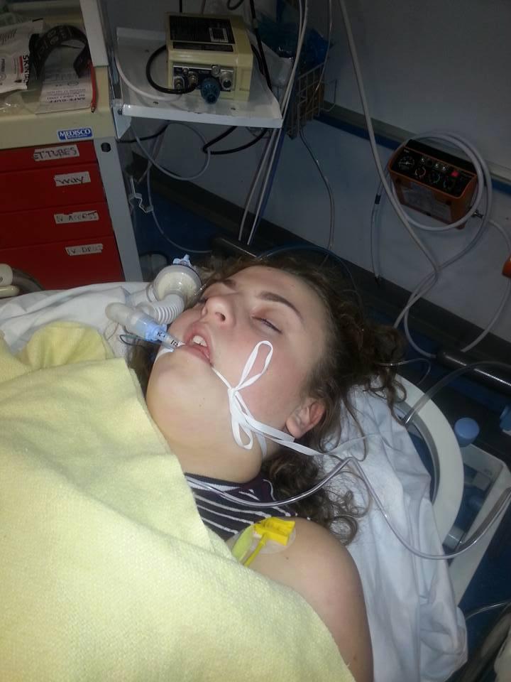 O adolescentă și-a mințit părinții că merge să doarmă la o prietenă, dar a ajuns în comă la spital. Care era adevărul și cum a reacționat tatăl ei când a aflat 412578