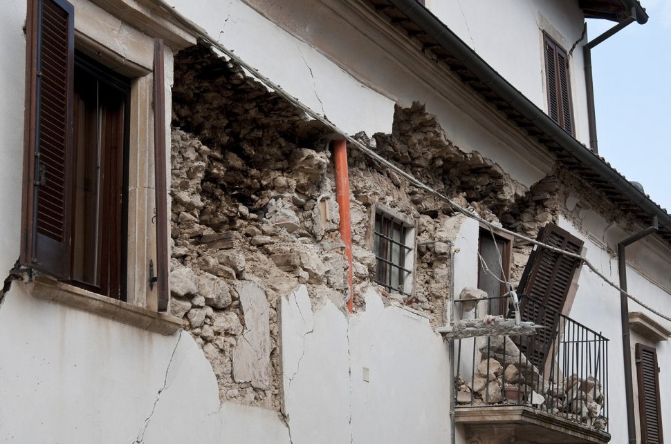 Mărturii înfiorătoare după cutremurul din Italia: „Am simţit ca şi cum masa şi fotoliul s-au legănat. Inima încă îmi bate cu putere”