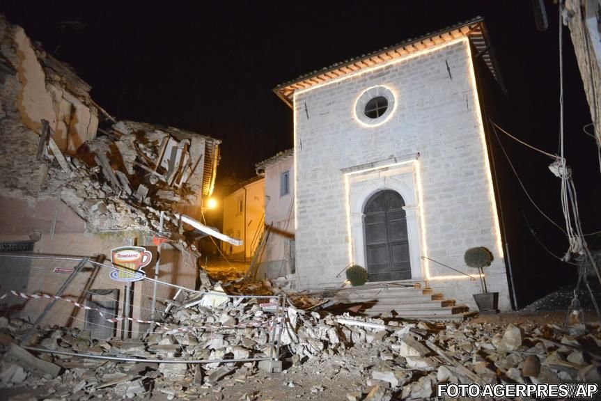 Val de cutremure în Italia. Un mort, zeci de răniți și clădiri prăbușite. ”E o situație apocaliptică!”