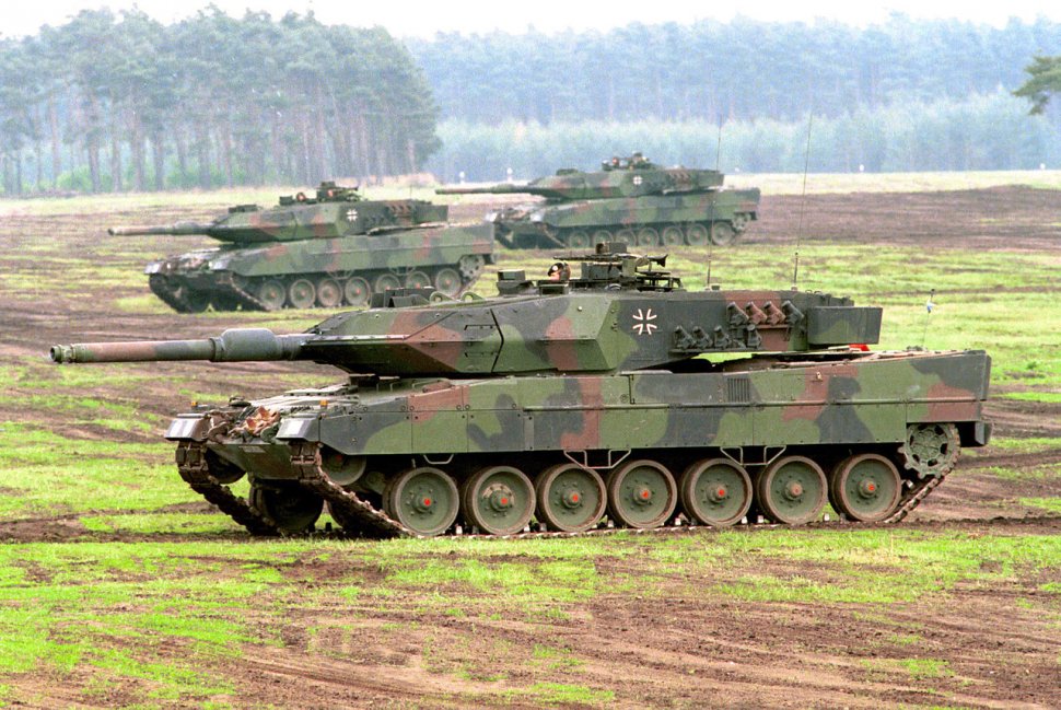 Germania trimite un batalion de infanterie sprijinite de tancuri la granița Rusiei