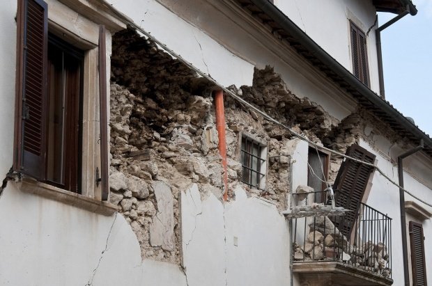 Panică în Italia, după seismul de 6.5 grade: Lumea este panicată, a ieșit pe străzi