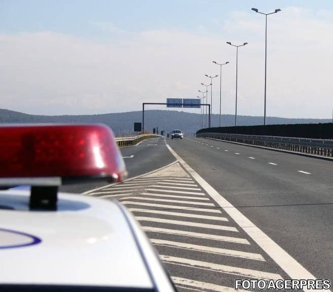 Autostrada demolată şi refăcută, Sibiu-Orăştie, are noi probleme. Angajat de la Drumuri: Asfaltul s-a tasat din nou 
