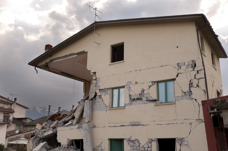 Peste 100.000 de oameni, fără locuințe după cutremurul din Italia. Avertisment îngrijorator al unui seismolog 