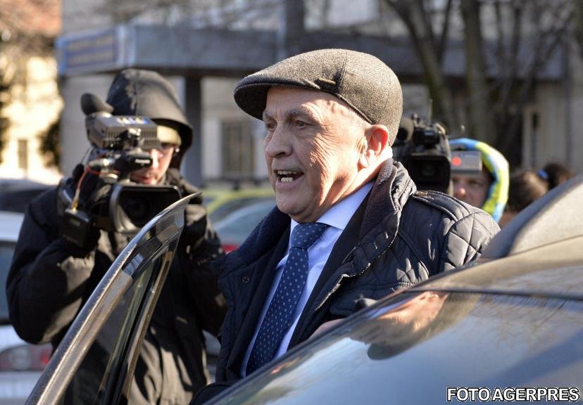 Fostul șef al CJ Prahova, Mircea Cosma, condamnat la opt ani de închisoare. Fiul său, condamnat la cinci ani de închisoare 