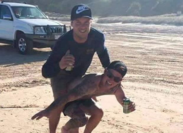 Au făcut o fotografie crezând că vor fi admiraţi. Acum riscă o amendă usturătoare, după ce imaginea a devenit virală 414029