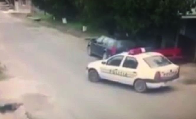 Un polițist din România, vedetă pe internet. Imaginile au ajuns în presa internațională - VIDEO