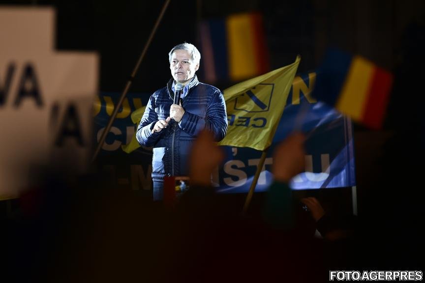 ALEGERI PARLAMENTARE 2016. Dacian Cioloș, la mitingul PNL: &quot;Schimbarea începe cu noi înșine! România nu se mai poate construi cu lideri mesianici&quot;