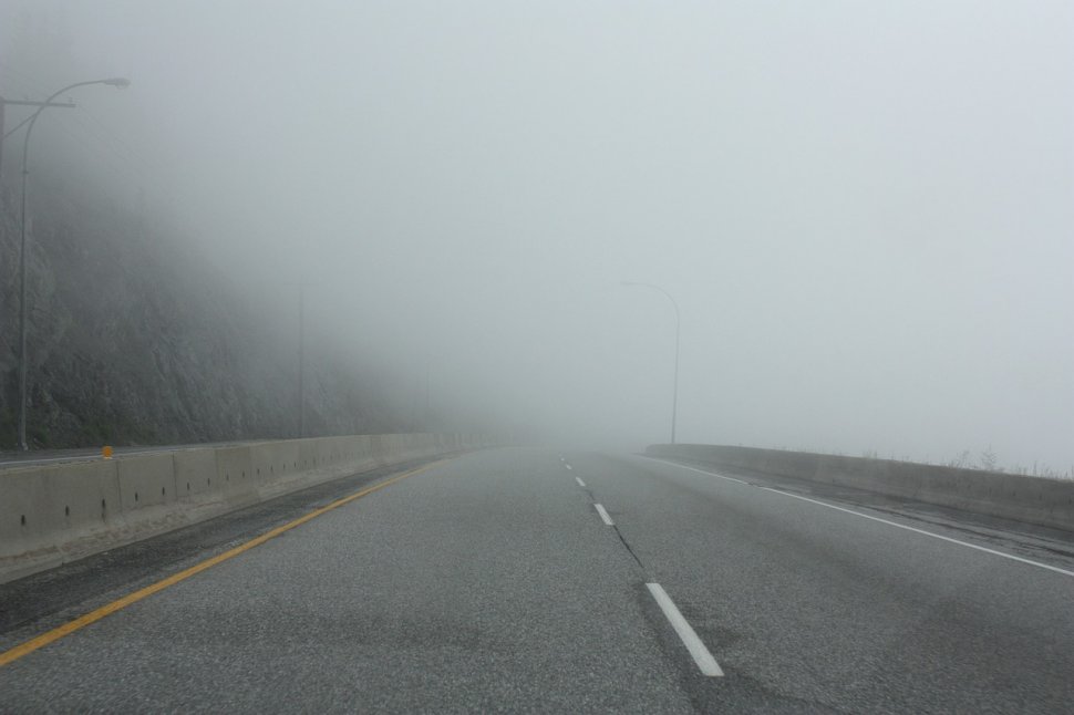 Mare atenție, șoferi! Trafic în condiţii de ceaţă pe Autostrada A2