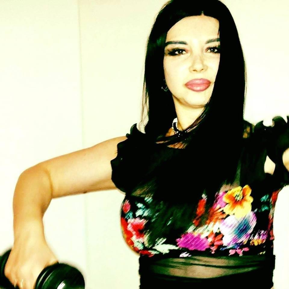 Marinela Nițu a renunțat la machiaj și o arată (Foto) 415022