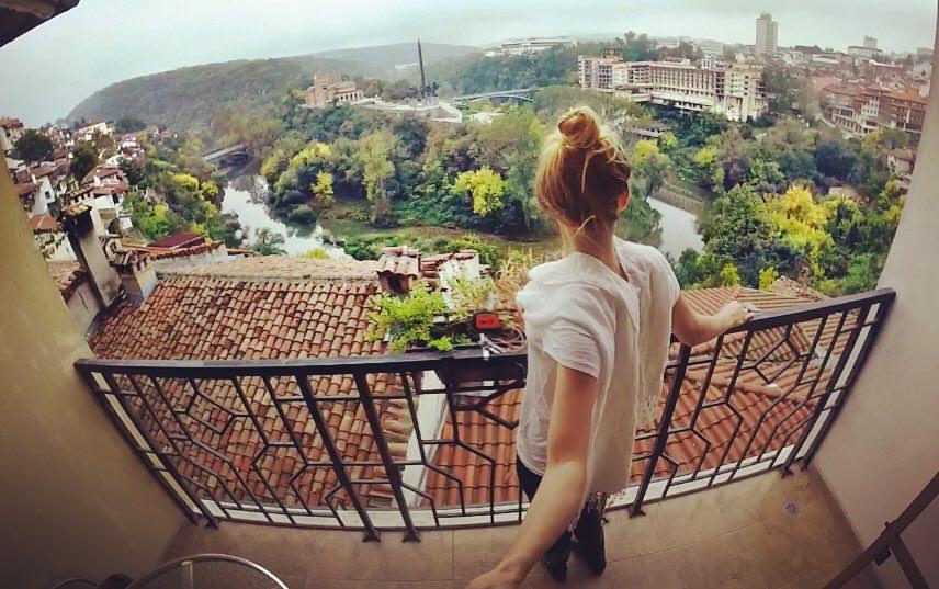 Are 27 de ani şi a vizitat aproape toate ţările de pe Pământ. Povestea incredibilă a unei tinere din SUA care își trăiește visul!  416103