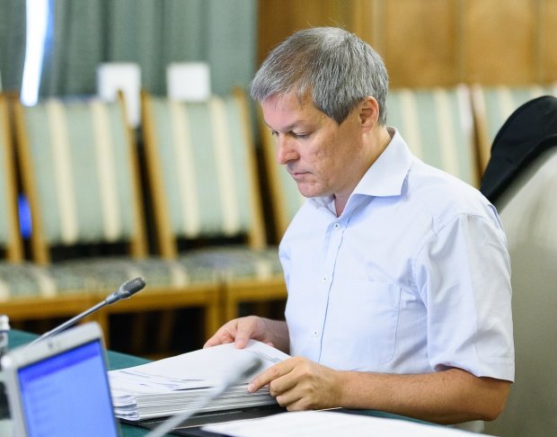 Subiectiv: O ordonanță cu impact devastator, strecurată în secret de Dacian Cioloș în ședința de guvern 