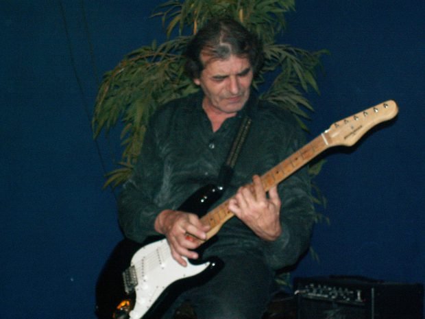 Doliu în muzica românească! Marian Manoliu, fost chitarist al trupei Compact, a murit la 63 de ani