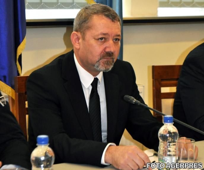Secretarul de stat pentru revoluţionari Adrian Sanda a fost reţinut 
