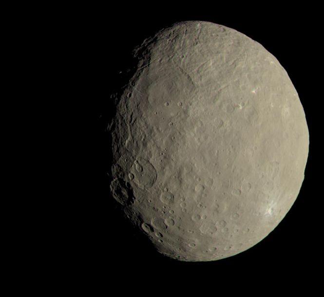 Planeta pitică Ceres uimește cercetătorii NASA. Misterul petelor luminoase surprinse de sonda Dawn 417836