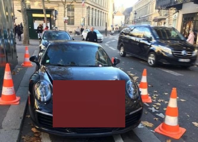 Și-a parcat neregulamentar mașina Porsche Carrera în centrul Parisului și ce a urmat l-a scos din minți. Vrea să dea în judecată forţele de ordine