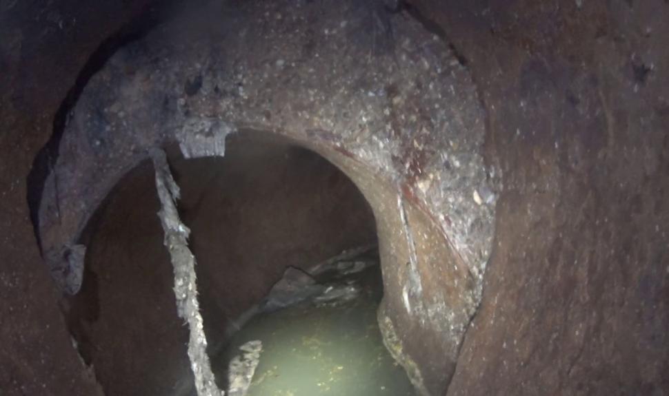 A fost evitată o catastrofă! Avarie la rețeaua de canalizare pe șoseaua Giurgiului. RATB a deviat două linii de tramvai 418357