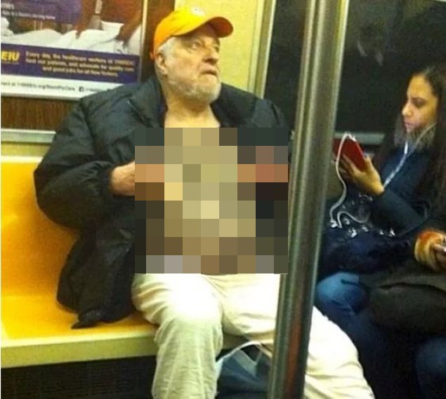 Apariție șocantă în metrou! Călătorii au crezut că nu văd bine. Ce făcea acest bătrân
