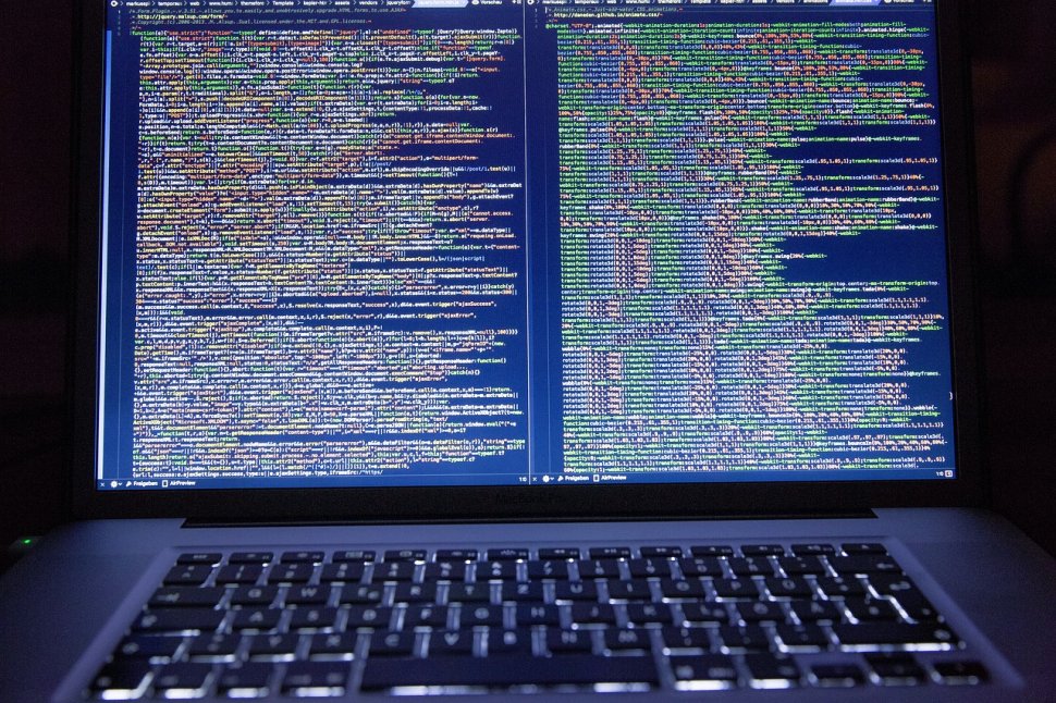 Marina americană a fost atacată de hackeri. Datele a peste 100.000 de angajați au fost compromise