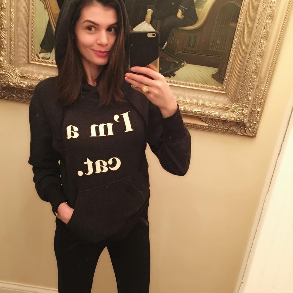 Monica Gabor și-a făcut un selfie, dar nu a fost atentă la detalii. Cine apare în spatele vedetei 418625