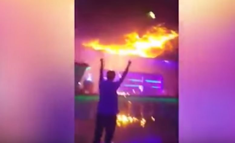 Incendiu similar cu cel din Colectiv într-un club din Ucraina. Tavanul a luat foc în câteva secunde - VIDEO