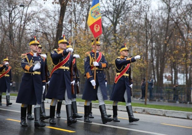 Parada militară de 1 Decembrie s-a încheiat. Imagini spectaculoase, la Antena 3. Președintele Klaus Iohannis, huiduit în momentul sosirii