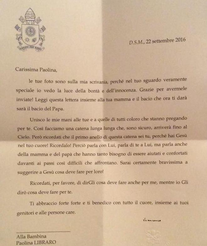 Scrisoarea Papei Francisc pentru o fetiță bolnavă de cancer. Lumea a început să plângă în biserică 420248