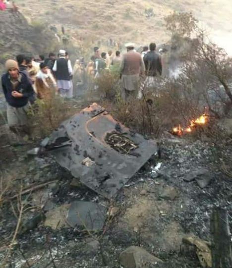 Un avion cu aproape 50 de persoane la bord s-a prăbușit la scurt timp după decolare. Trupurile sunt carbonizate și greu de identificat. Martorii spun că avionul a luat foc înainte de a se prăbuși. Primele imagini 421042