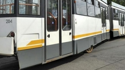 Haos în Capitală. Circulația tramvaielor pe linia 41 spre Ghencea a fost reluată după aproape două ore de blocaj