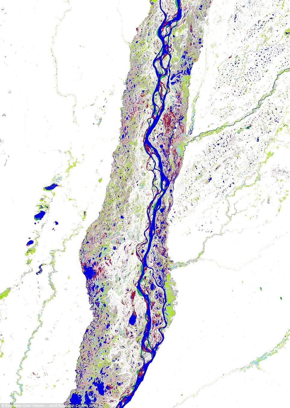 Hărți uluitoare care arată ce s-a întâmplat cu întinderile de apă de pe suprafața Pământului, în ultimii 32 de ani 421376