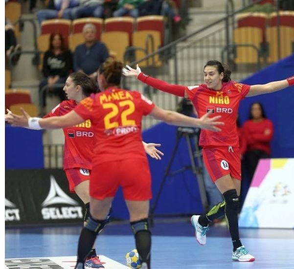 România se califică în grupele principale ale Campionatului European de handbal feminin