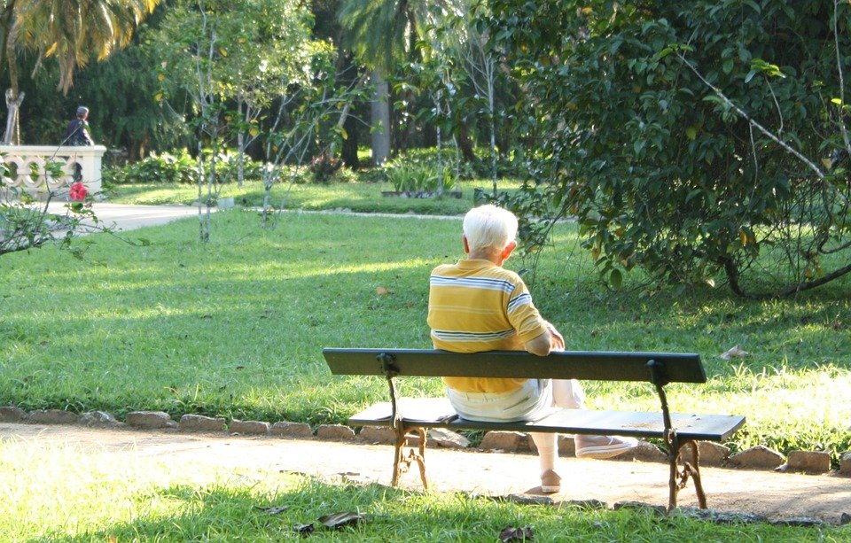 Vești bune pentru pensionari. Pensiile vor crește în 2017 cu 5,2 sau 5,3%