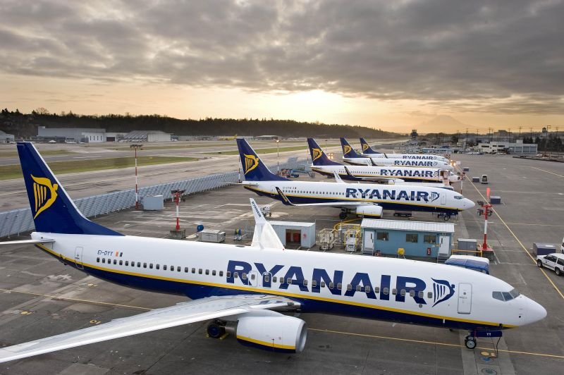 Ryanair face angajări din România